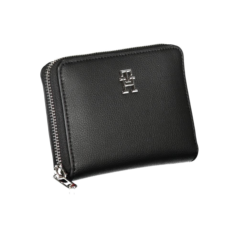 Tommy Hilfiger Elegant Black Zip Wallet with Multiple Compartments