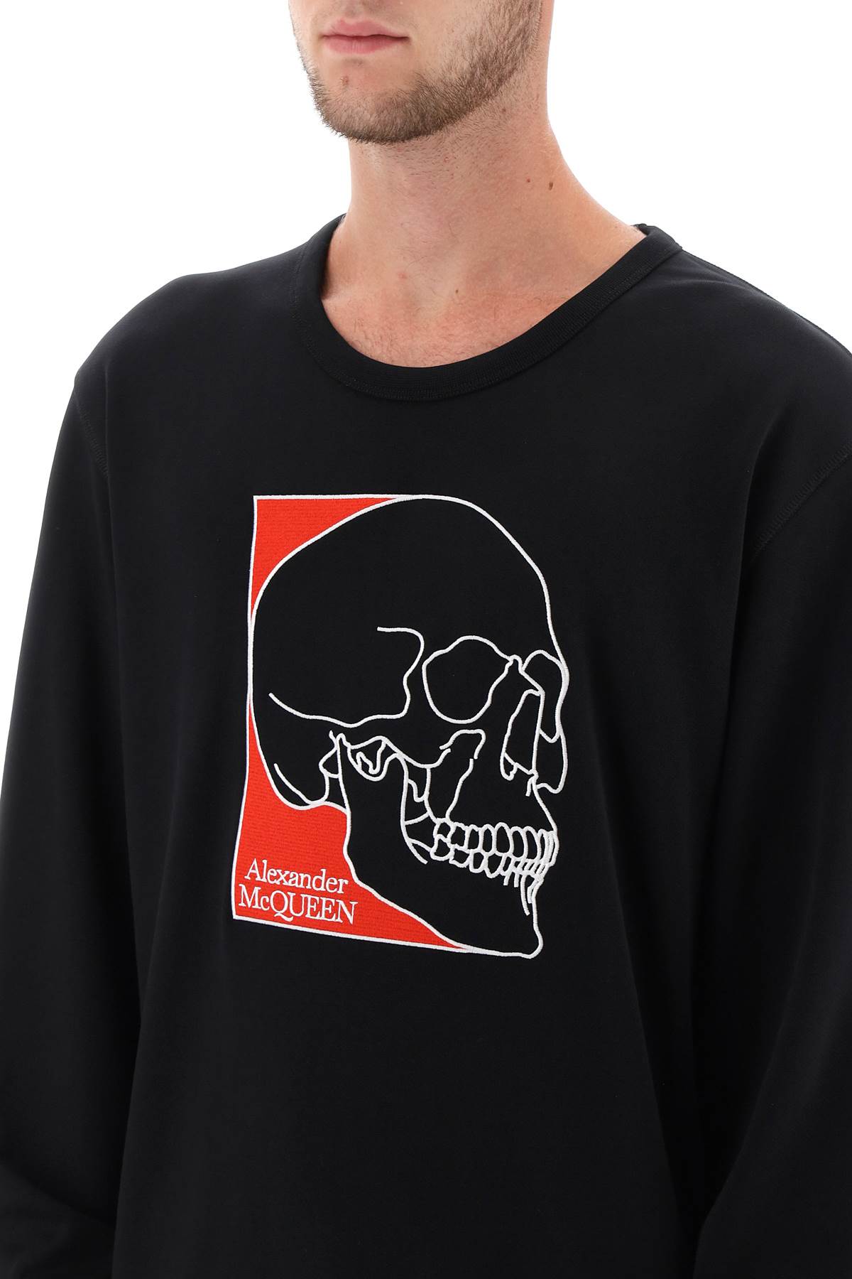 Alexander mcqueen crew-neck sweatshirt with skull embroidery